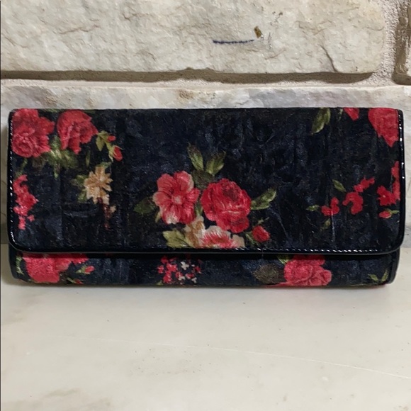 ALDO Platform Wedges AND paired CLUTCH - Picture 8 of 8